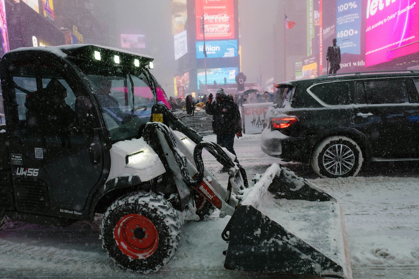 Commercial parking lot snow removal in Winnipeg